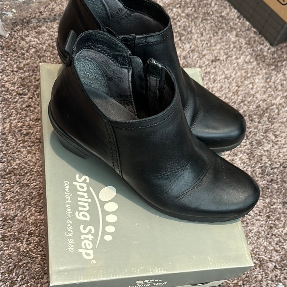 Spring Step Women's Black Ankle Boots